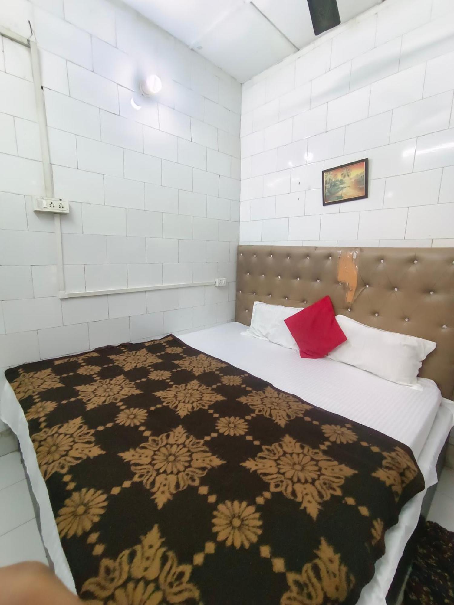 Hotel India Inn Walking Distance From Taj Mahal-- Rooftop Taj Mahal View Agra  Eksteriør bilde