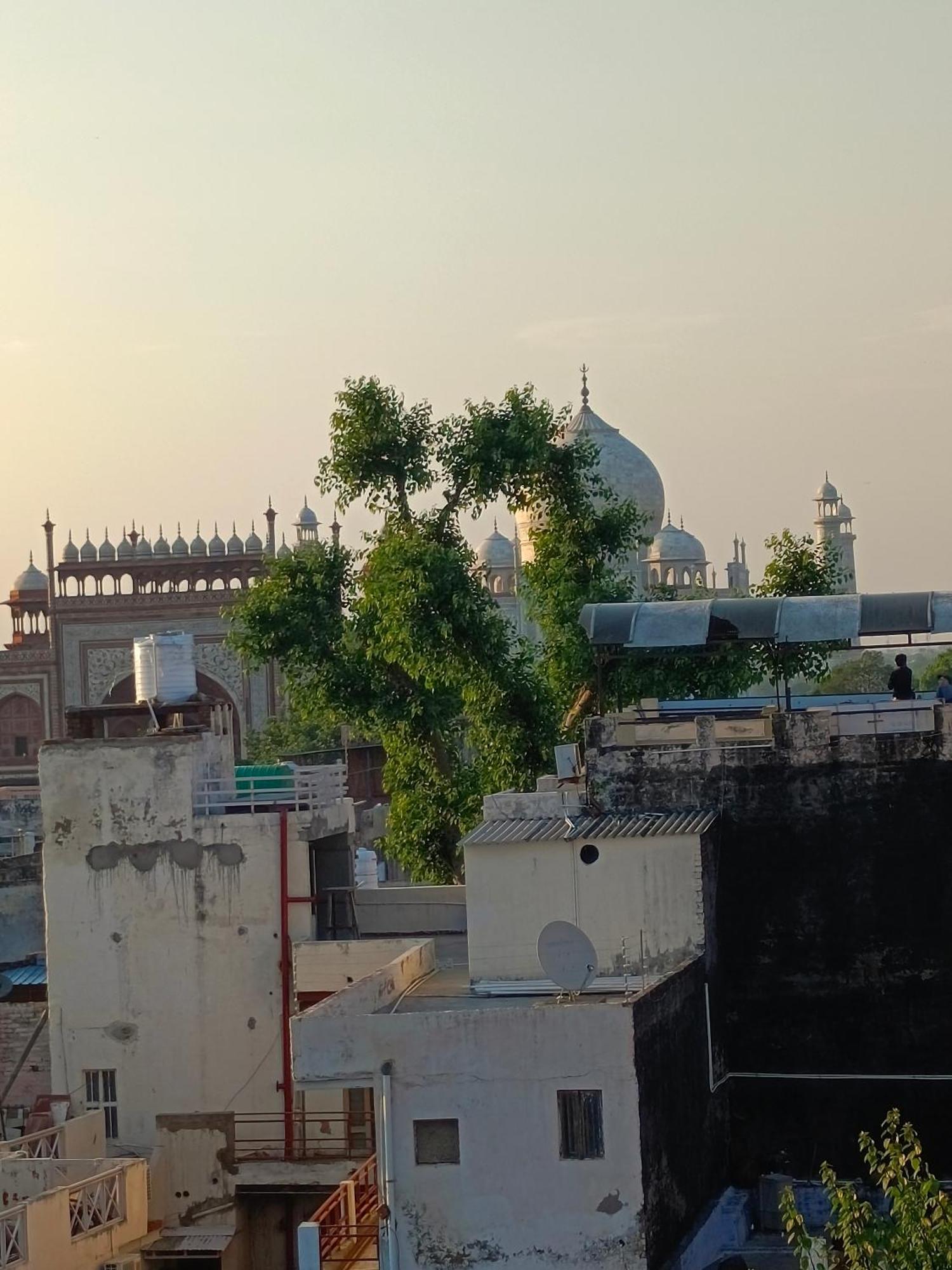Hotel India Inn Walking Distance From Taj Mahal-- Rooftop Taj Mahal View Agra  Eksteriør bilde