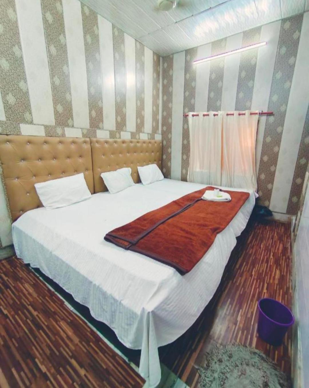 Hotel India Inn Walking Distance From Taj Mahal-- Rooftop Taj Mahal View Agra  Eksteriør bilde
