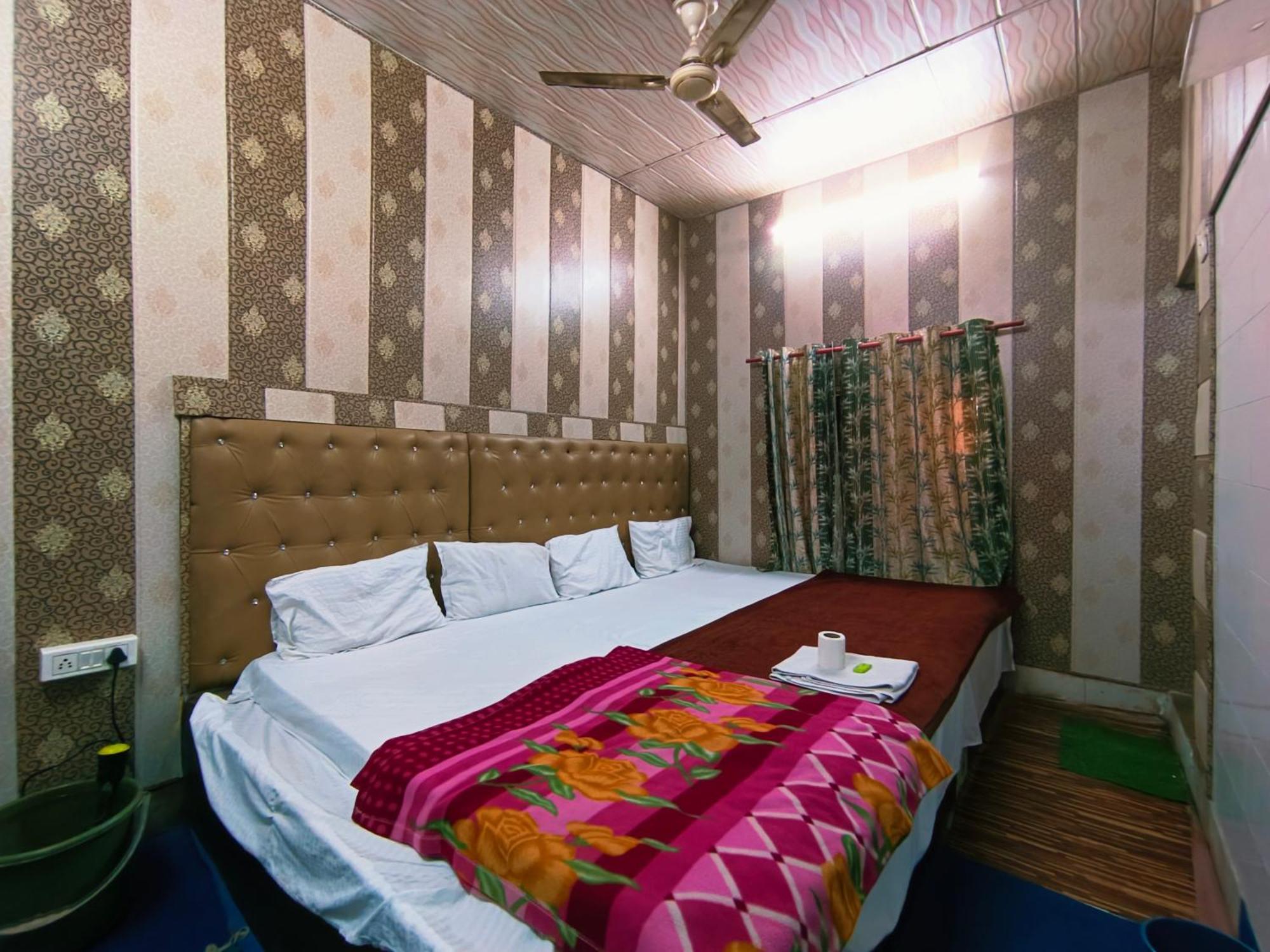 Hotel India Inn Walking Distance From Taj Mahal-- Rooftop Taj Mahal View Agra  Eksteriør bilde