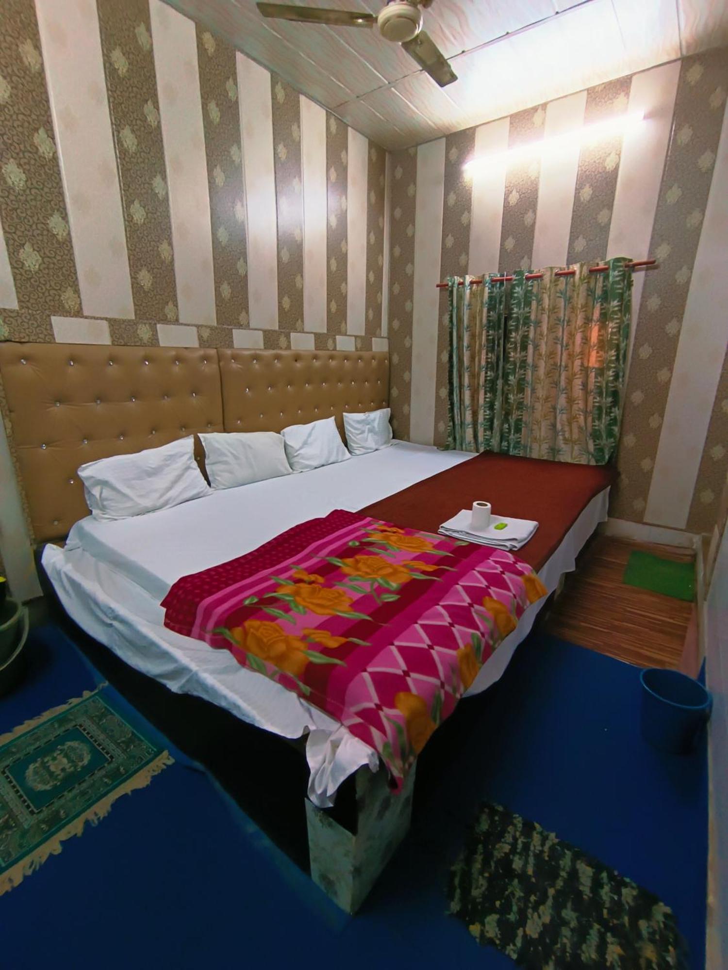 Hotel India Inn Walking Distance From Taj Mahal-- Rooftop Taj Mahal View Agra  Eksteriør bilde