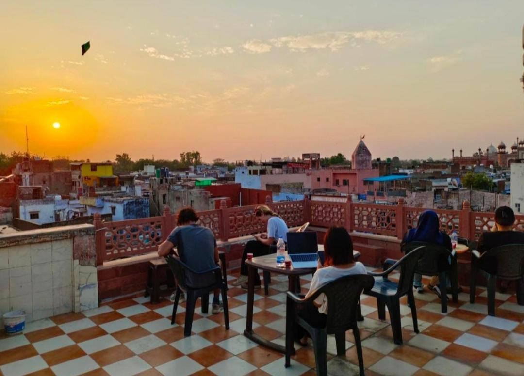 Hotel India Inn Walking Distance From Taj Mahal-- Rooftop Taj Mahal View Agra  Eksteriør bilde