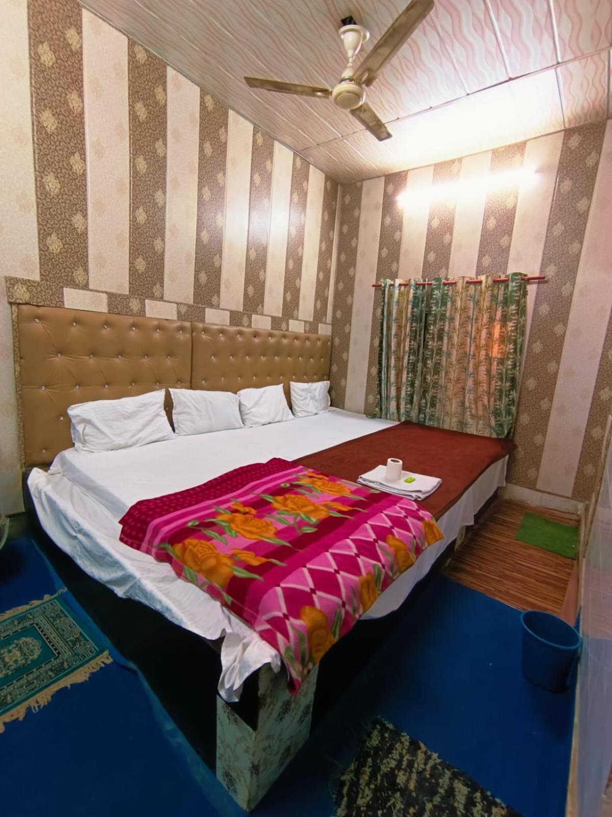Hotel India Inn Walking Distance From Taj Mahal-- Rooftop Taj Mahal View Agra  Eksteriør bilde